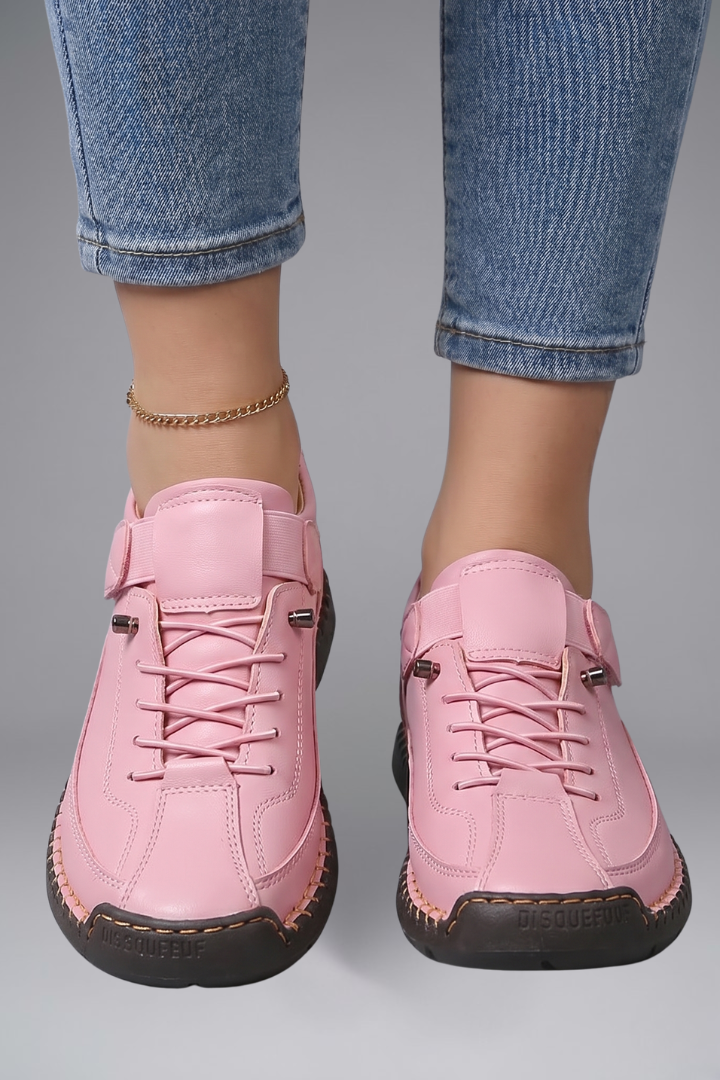 Sneakers slip-on donna con suola cucita, massima durata. Calzature basse per un comfort costante.
