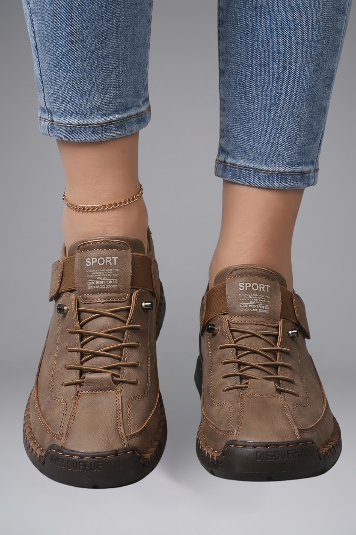 Calzature slip-on da donna per uno stile quotidiano senza sforzo. Sneakers comode con chiusura elastica.