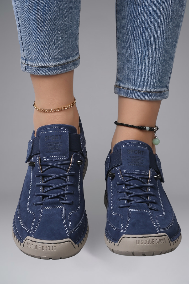 Moda donna: sneakers slip-on facili da indossare. Calzature casual con suola cucita per resistenza.