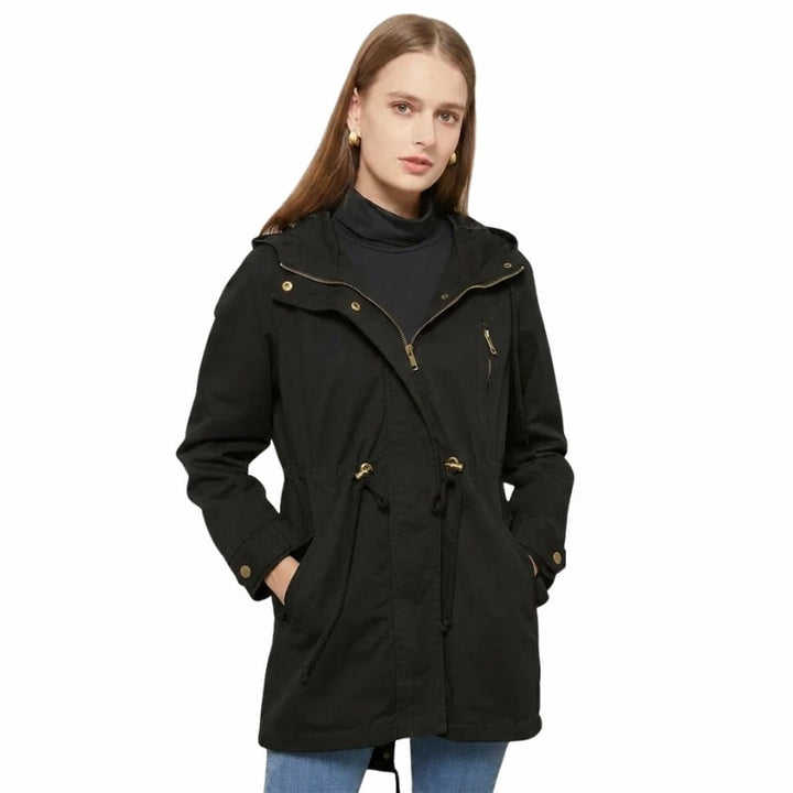 Giacca donna utilitaria leggera con cappuccio e coulisse in vita, perfetta per un look casual primaverile.
