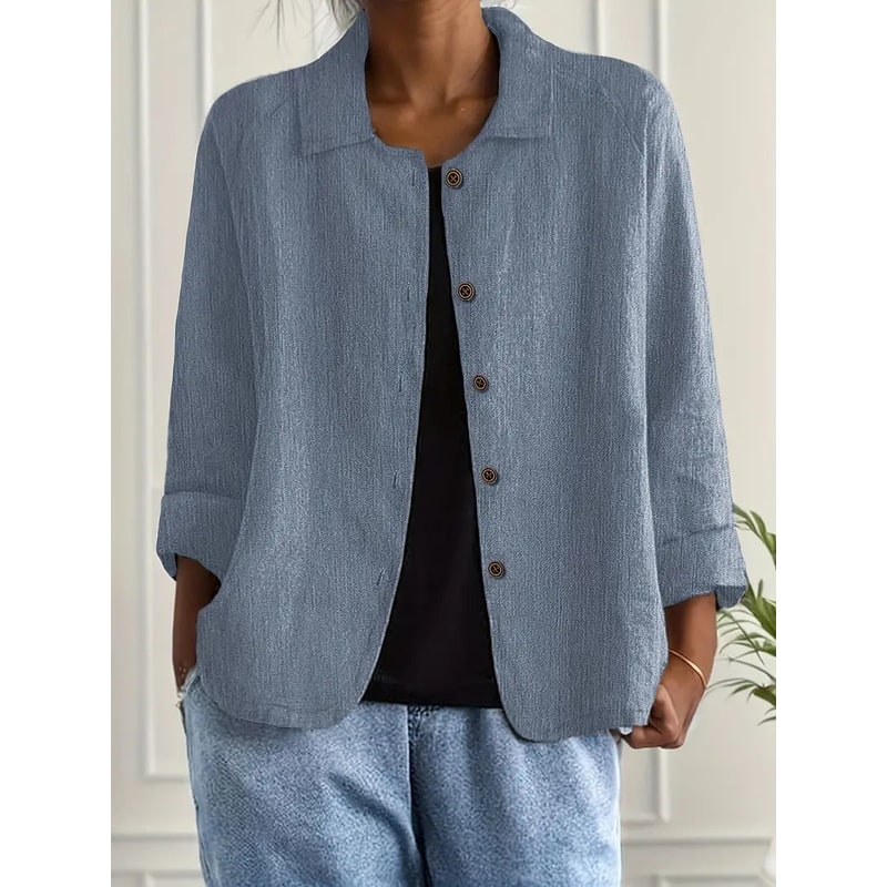 Camicia giacca donna casual-chic con bottoni e maniche tre quarti, un capo versatile di moda.