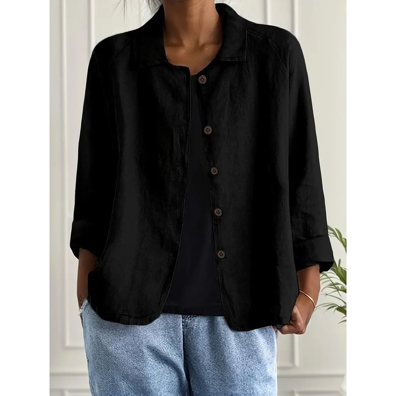 Camicia giacca donna con maniche a tre quarti e bottoni, un capo elegante e comodo per la primavera.