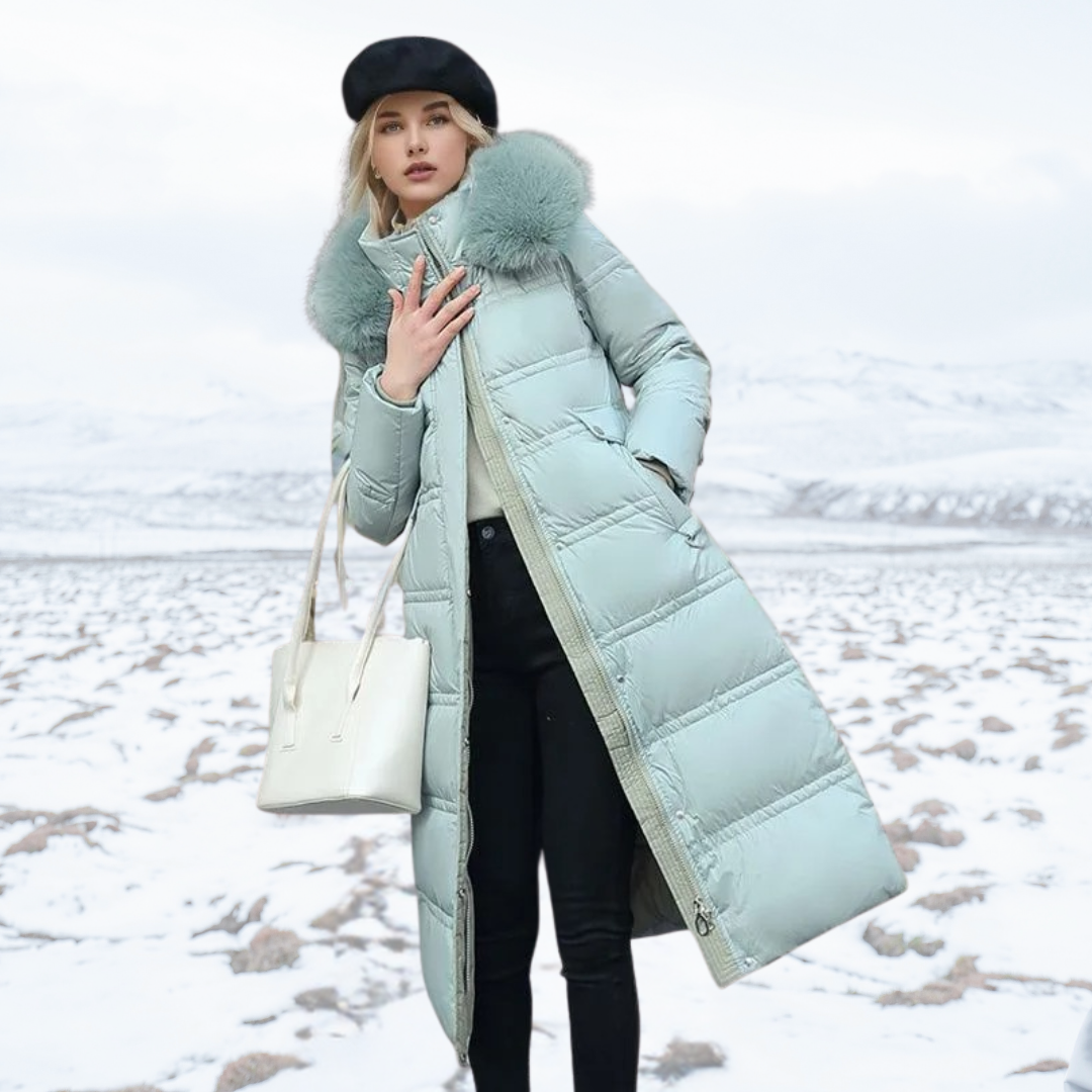 Cappotto invernale donna lungo con cappuccio e cintura, stile chic e protezione dal freddo antivento.