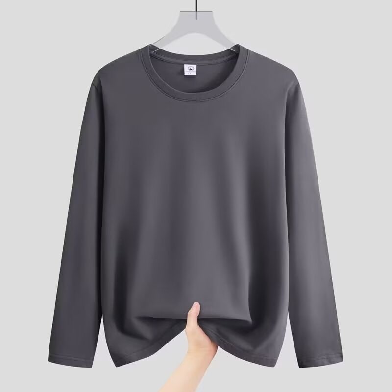 Maglietta donna a maniche lunghe girocollo con vestibilità rilassata. Ideale per un look casual e confortevole in autunno.