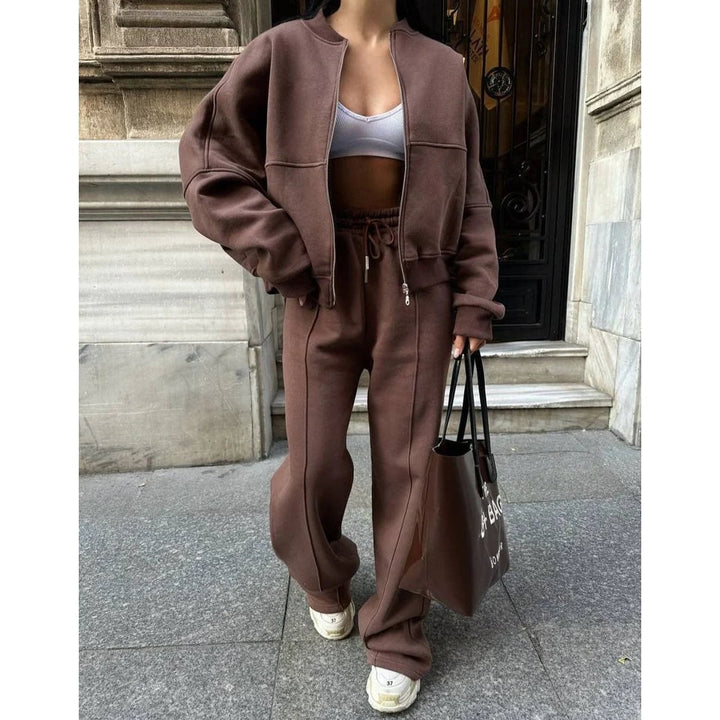 Set tuta donna oversize 2 pezzi, pantaloni gamba larga per massimo comfort. Ideale per athleisure e tempo libero.