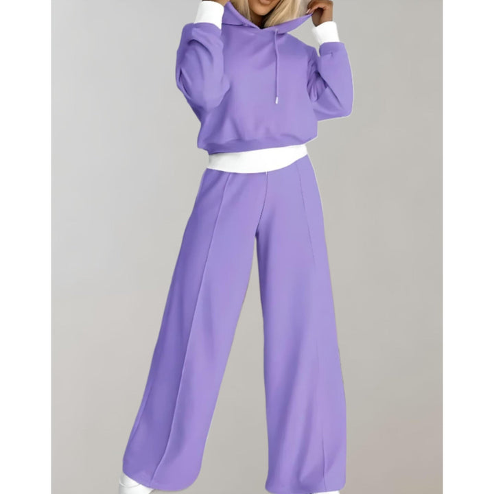 Set casual donna moderno: felpa corta e pantaloni larghi. Ideale per casa, athleisure e maternità.