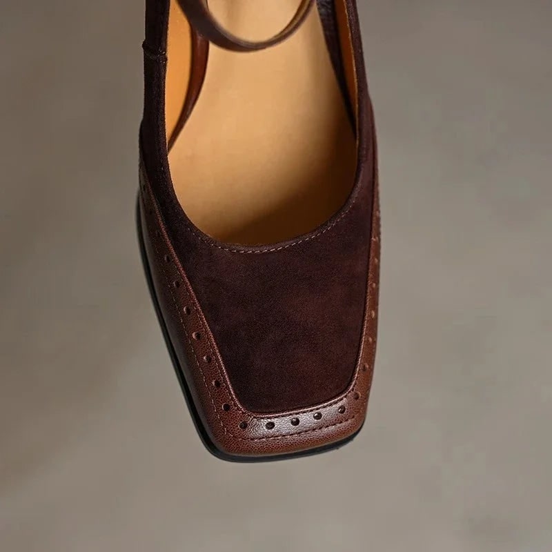 Scarpe Mary Jane da donna per ufficio o casual chic, con tacco a blocco, punta quadrata e pratico cinturino.