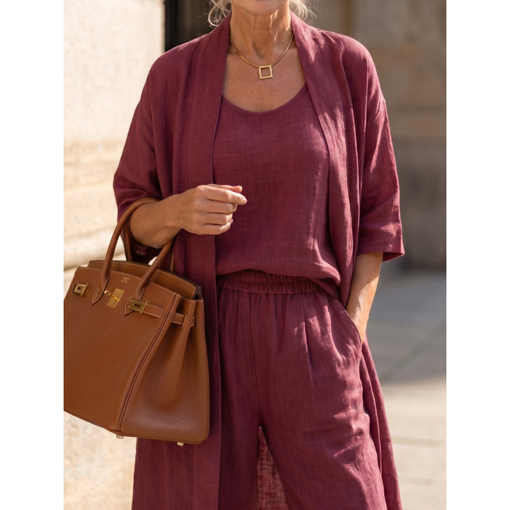 Moda donna: completo con cardigan lungo e pantaloni ampi. Tendenza primavera estate per un look fresco.