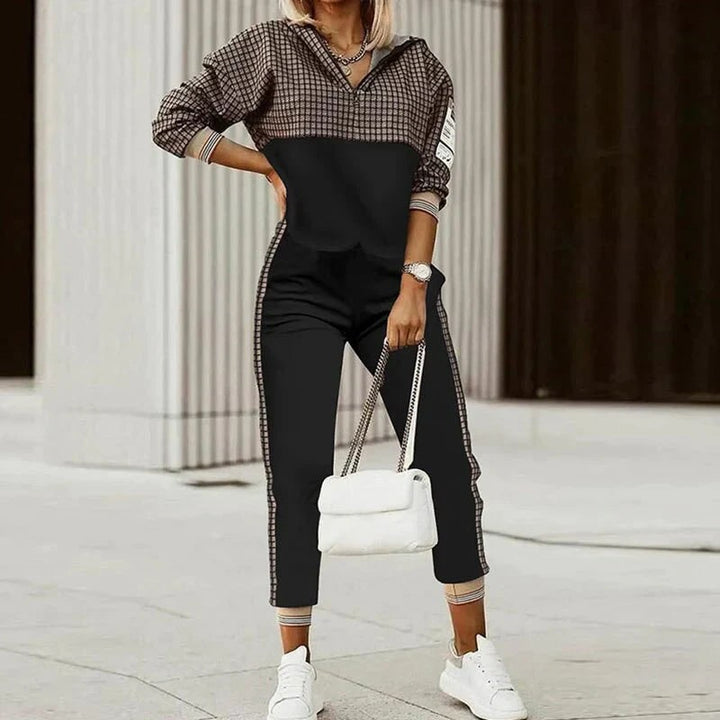 Set due pezzi donna, felpa con mezza zip e joggers. Abbigliamento casual moderno, moda femminile e streetwear.
