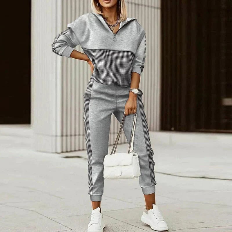 Completo donna per tempo libero, felpa con mezza zip e joggers. Set due pezzi versatile per comfort e stile casual.