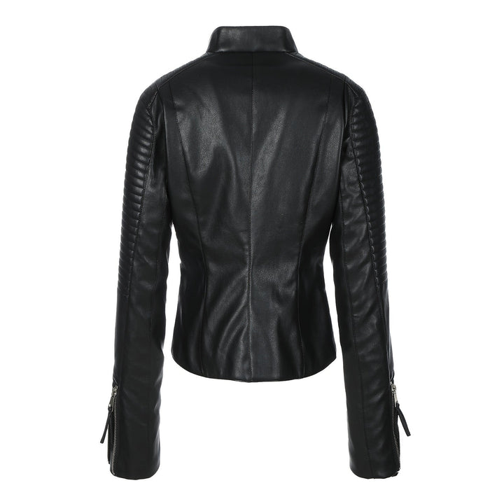 Giacca da donna versatile stile moto biker, con design moderno e dettagli trapuntati, perfetta per ogni occasione.