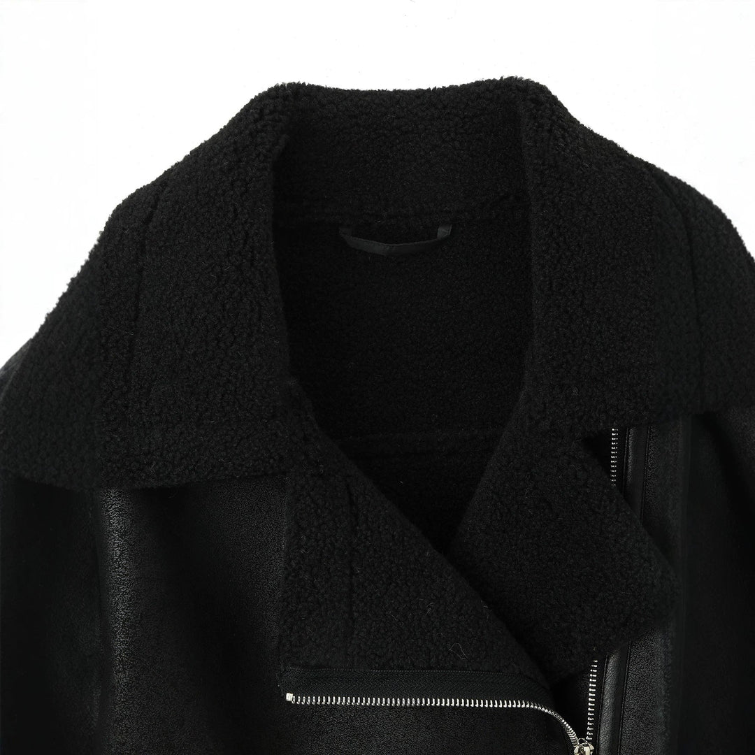Design unico giacca donna aviatore con cerniera asimmetrica. Stile motociclista per moda urbana e casual autunno/inverno.