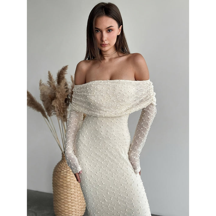 Vestito maxi aderente strutturato color crema da donna, con maniche lunghe, per una silhouette elegante.