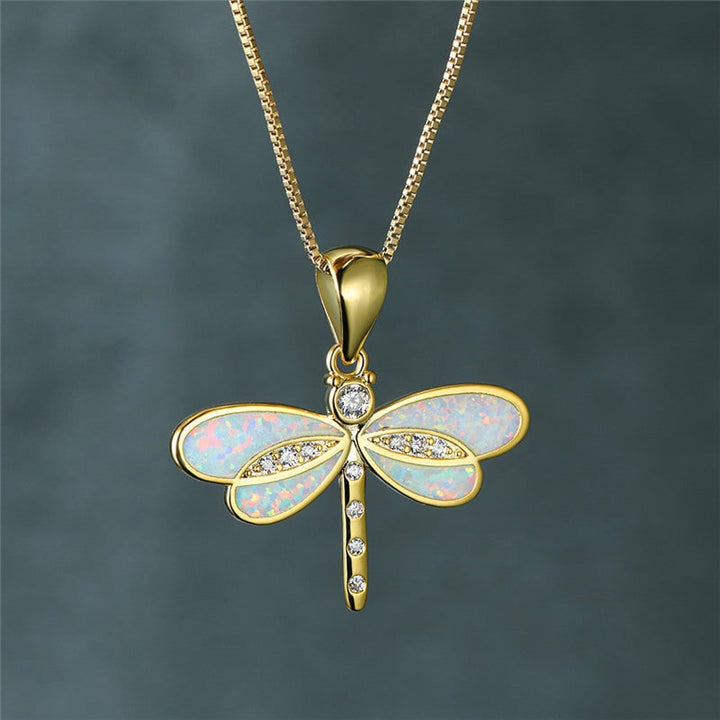 Regalo perfetto: collana donna dorata con pendente libellula opale, scintillante e di natura elegante.