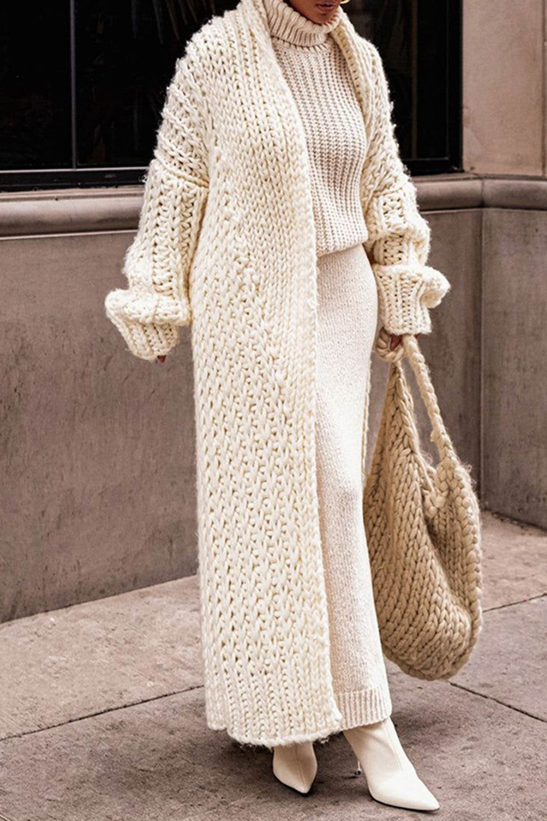 Cardigan lungo oversize da donna in maglia morbida, perfetto per comfort e stile autunnale/invernale.