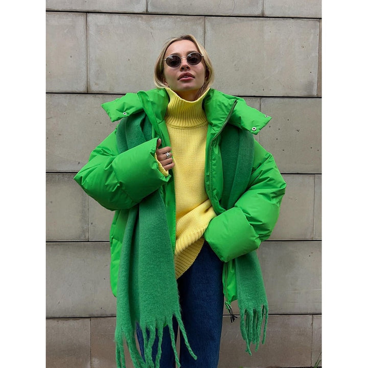 Abbigliamento donna: parka invernale oversize trapuntato, giacca casual calda e stilosa con cappuccio.