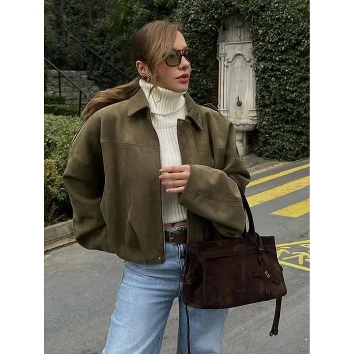 Bomber oversize da donna elegante e versatile, ideale per outfit quotidiani e moda casual confortevole.