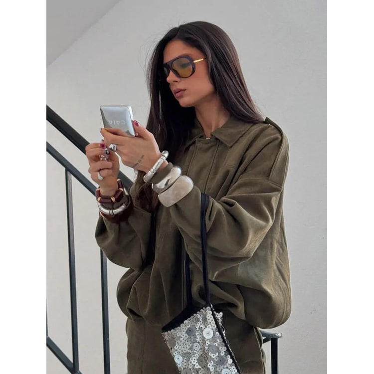 Giacca bomber oversize donna per un look casual ed elegante. Ideale per la primavera e l'autunno.