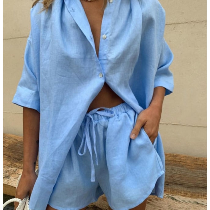 Completo oversize donna estivo, camicia ampia e shorts con vita elastica, perfetto per outfit casual e rilassati.
