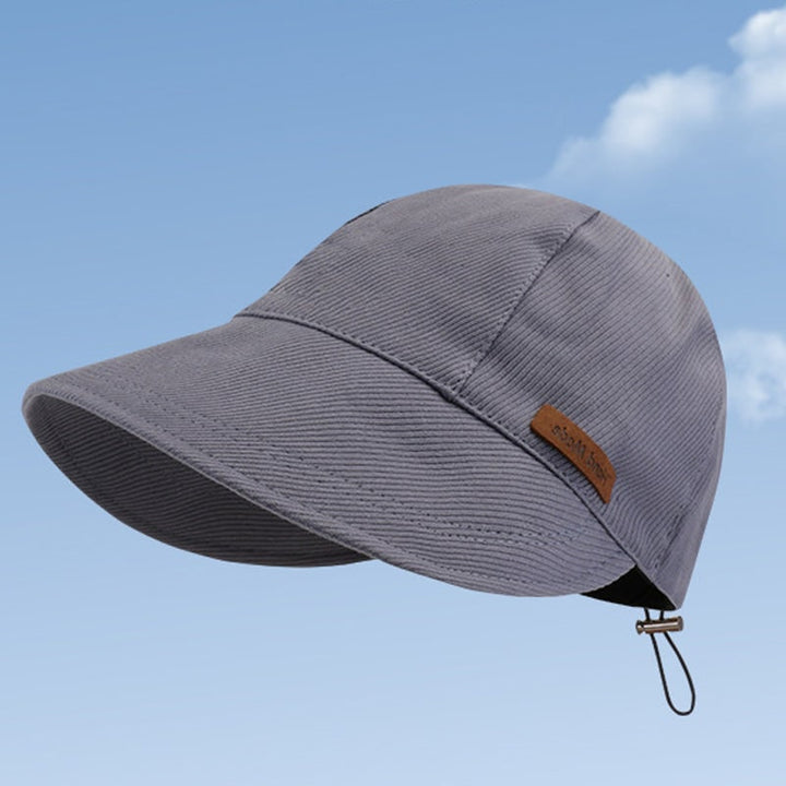 Pratico cappello donna pieghevole con tesa larga per il sole, ideale per escursioni e spiaggia.
