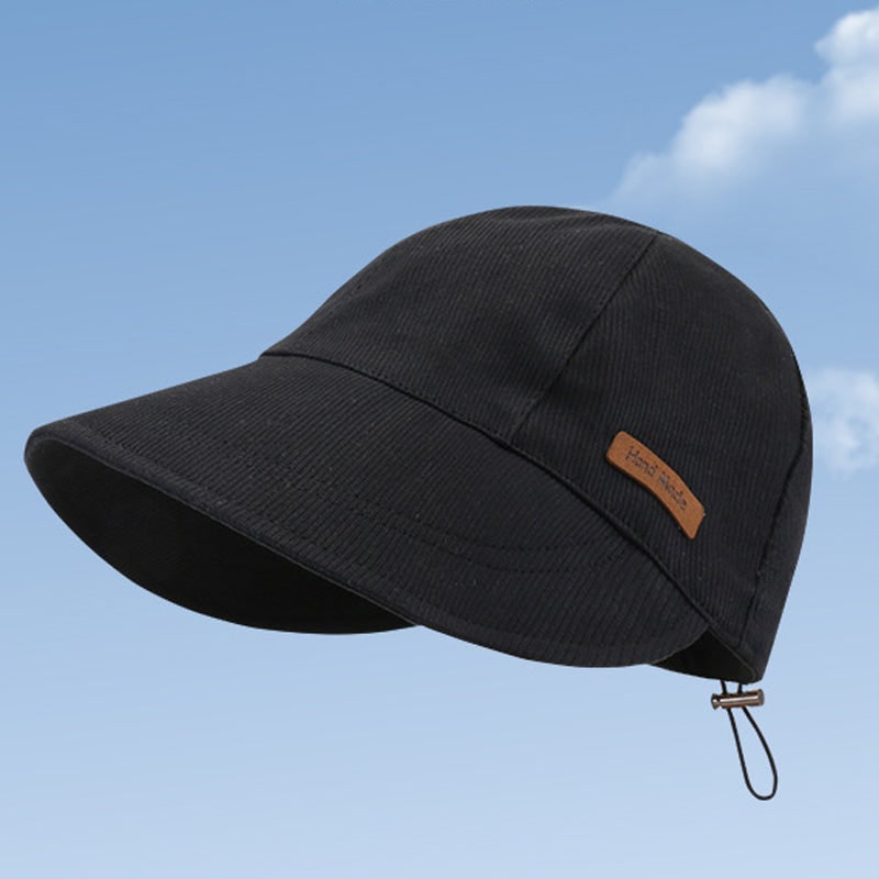 Cappello da sole donna, tesa larga e pieghevole per valigia. Accessorio versatile da spiaggia.