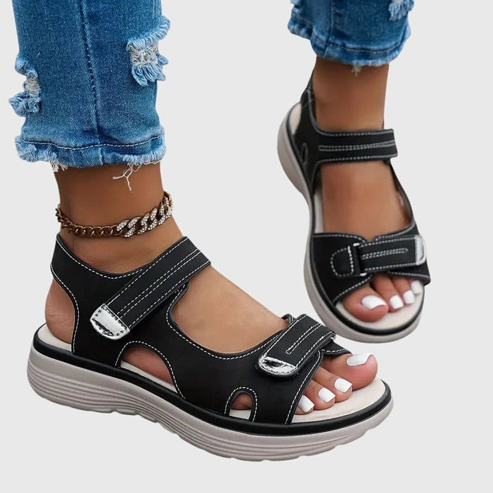 Sandali donna regolabili per massimo comfort, con plateau e supporto ortopedico, moda estiva.