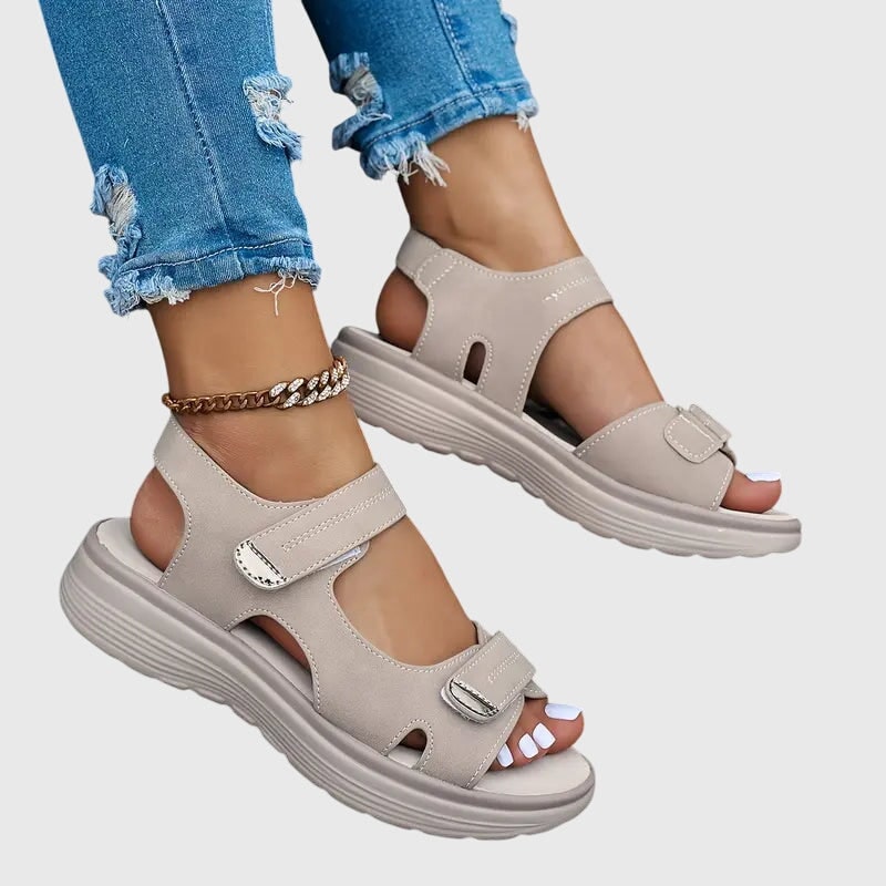 Sandali donna con plateau in sughero, comfort e supporto ortopedico regolabile, perfetti per l'estate.