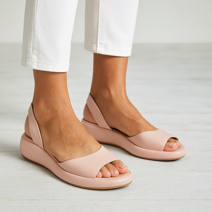Sandali donna slingback open toe con plateau, perfetti per la moda estiva e il comfort quotidiano.