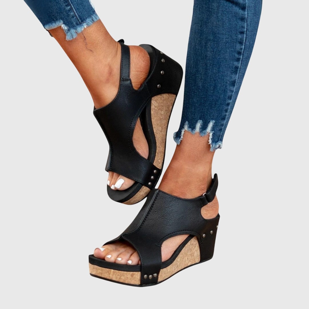 Zeppe donna estive con cinturino, comode ed eleganti, perfette per ogni occasione sotto il sole.