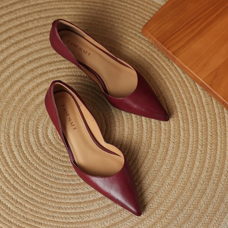 Décolleté donna a punta con tacco basso, nere eleganti per ufficio e serata. Slip-on confortevoli.