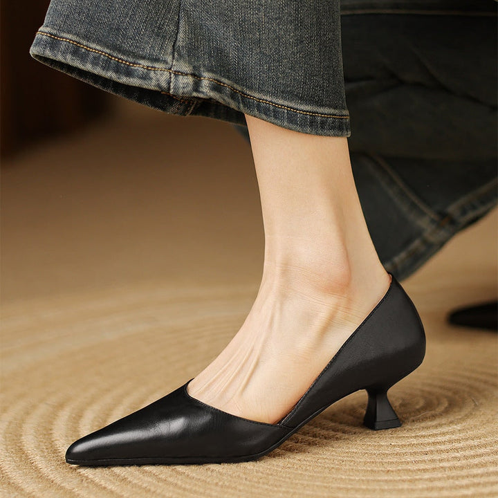 Scarpe décolleté tacco basso donna, perfette per chi cerca eleganza e praticità quotidiana.