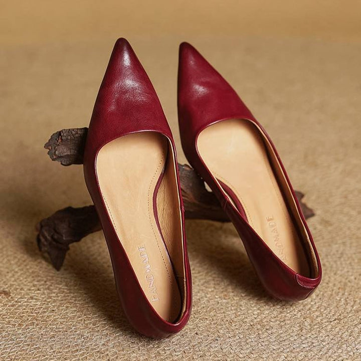 Décolleté rosa cipria, tacco gattino e punta affusolata, scarpe da sera raffinate donna.