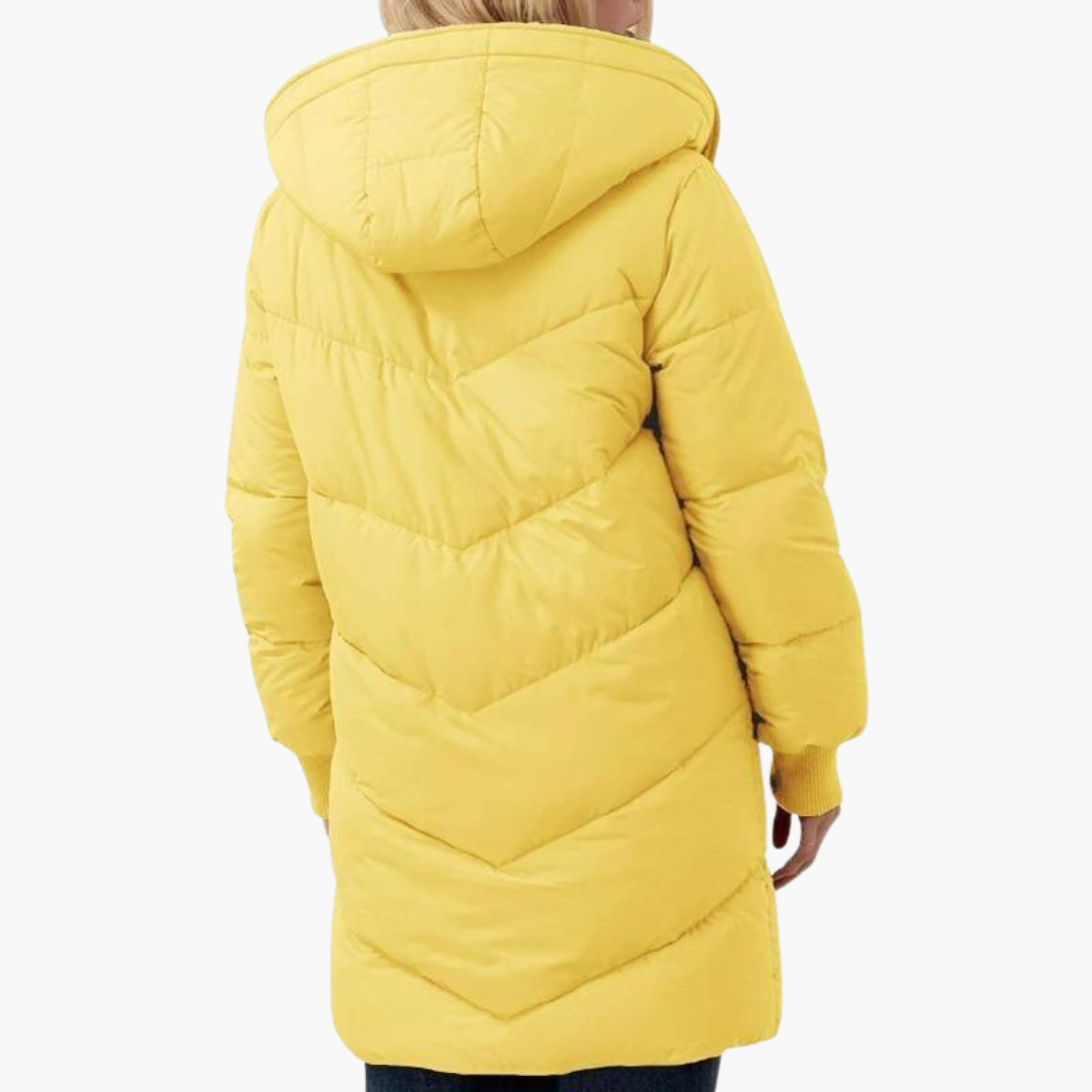 Piumino donna elegante e caldo con cappuccio, capo invernale trapuntato. Stile senza sacrificare il comfort.