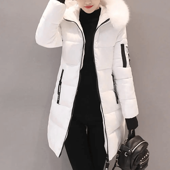 Giacca donna invernale trapuntata a mezza lunghezza con cappuccio, calda ed elegante.