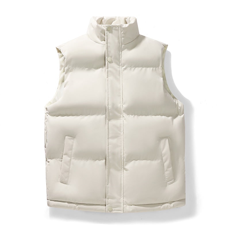 Gilet piumino donna trapuntato, collo alto, tasche. Moda autunno inverno, casual chic, versatile.