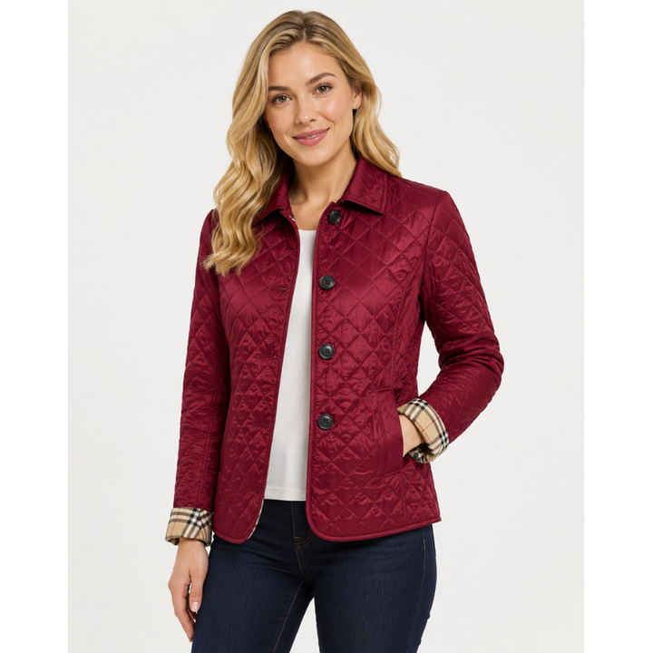 Elegante giacca donna trapuntata, autunnale, con bottoni decorativi, stile casual chic.