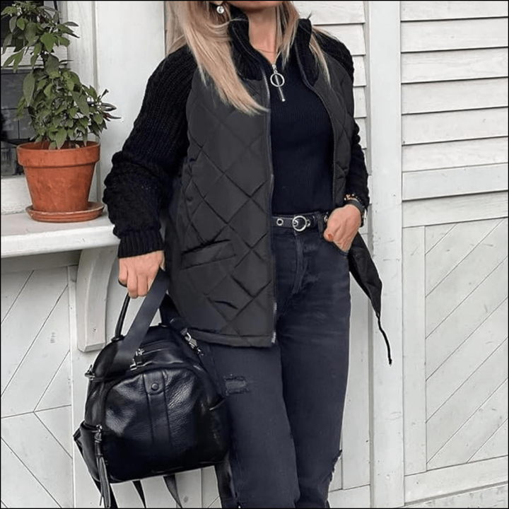 Giacca donna trapuntata invernale con maniche in maglia, stile ibrido moderno per comfort e moda autunnale.