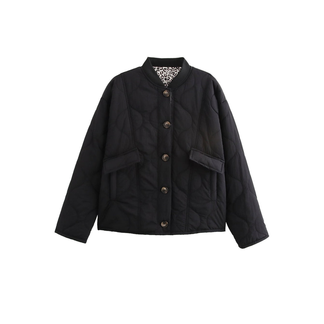 Capospalla donna oversize trapuntato con vivace fodera leopardata. Ideale per autunno e inverno, versatile.