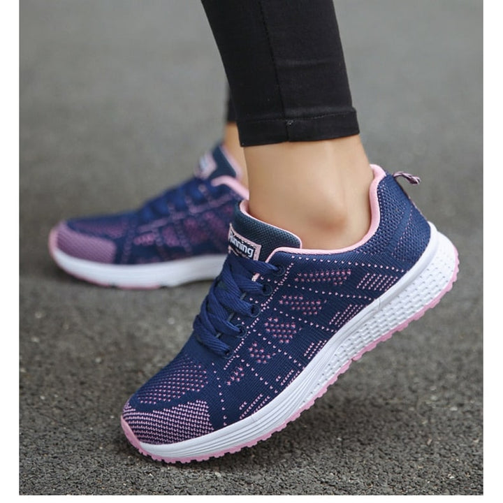 Sneakers donna versatili con supporto arco, adatte per corsa, palestra, passeggio e outfit casual.