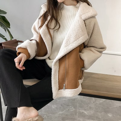 Elegante giacca aviator donna oversize, in stile iconico. Massima comodità e calore per il tuo outfit invernale casual.