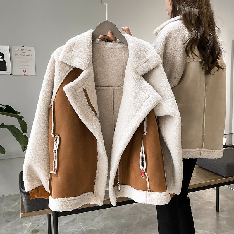 Giacca donna oversize stile aviator, un outerwear autunnale caldo e alla moda. Perfetta per un look confortevole.