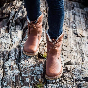 Calzature donna stivali caviglia western, design pieghevole. Stile chic per inverno, comfort casual-elegante.