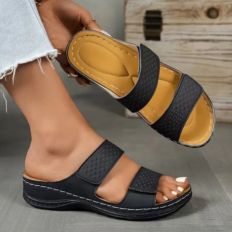 Sandali donna casual estivi, perfetti per passeggiate. Design moderno, comfort ammortizzato e supporto.