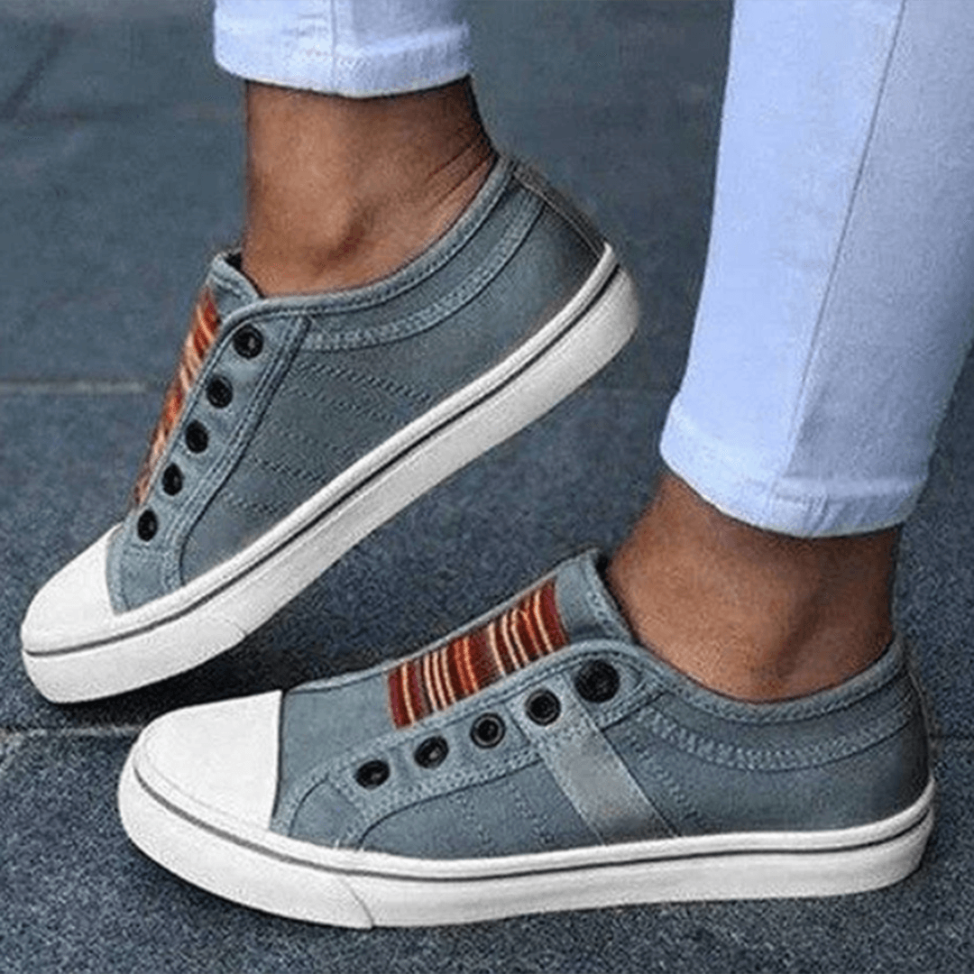 Scarpe donna slip-on leggere e comode. Sneakers senza lacci ideali per stile casual primavera estate.