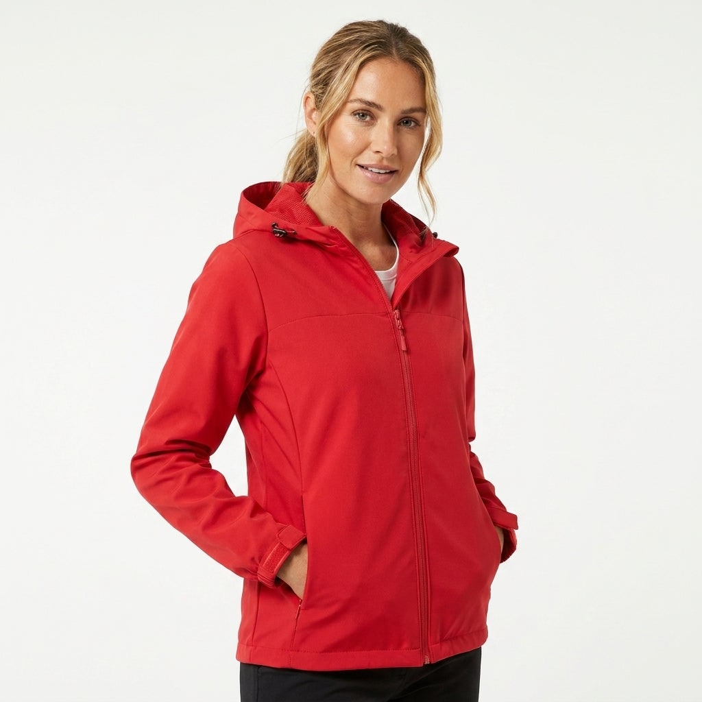 Giacca softshell donna versatile, antipioggia e antivento, con cappuccio. Ideale per sport o tempo libero.