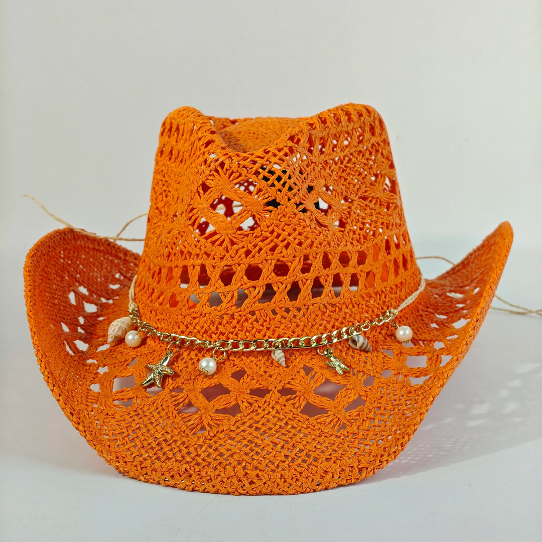 Elegante cappello da cowboy donna in paglia, con fascia charm intrecciata, perfetto per l'estate.