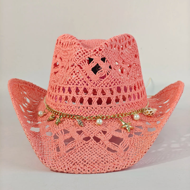 Modello di cappello da cowboy donna in paglia, stile western bohemien, accessorio moda estivo.