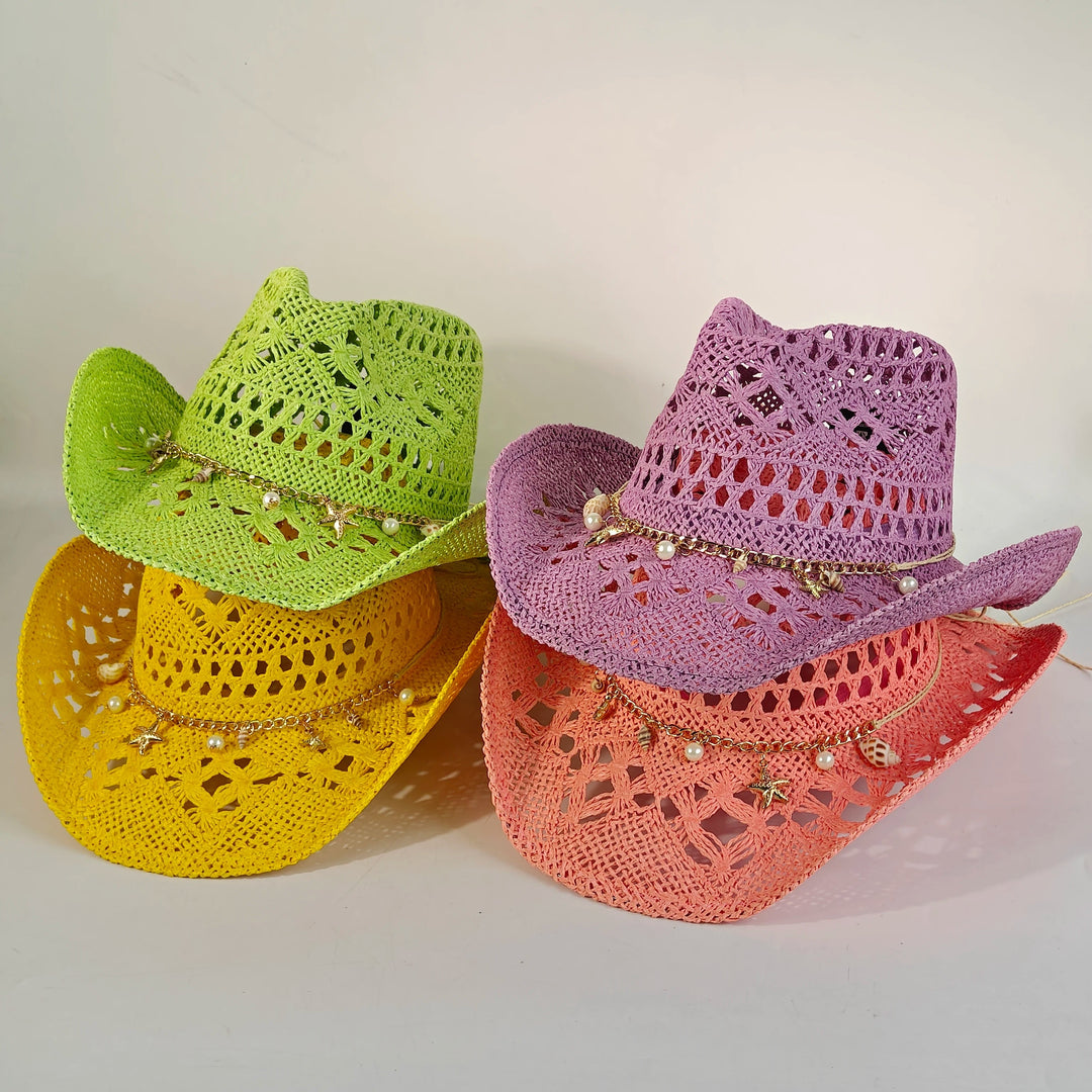 Stiloso cappello da cowboy donna in paglia, perfetto come accessorio moda estivo per ogni occasione.