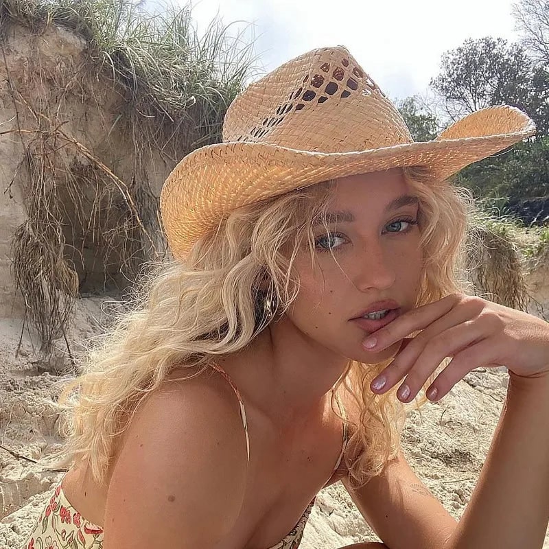 Cappello da donna beige stile cowboy, in paglia con tesa larga per estate e protezione dal sole.