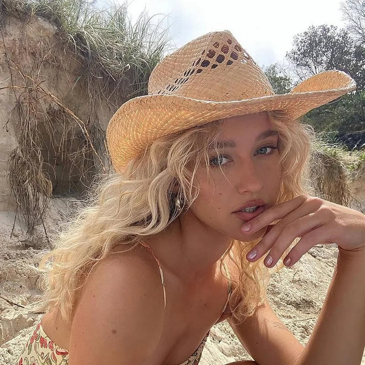 Cappello da donna beige stile cowboy, in paglia con tesa larga per estate e protezione dal sole.